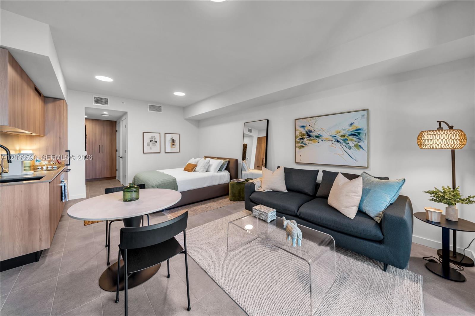 121 NE 5th St # 1400, Miami FL 33132