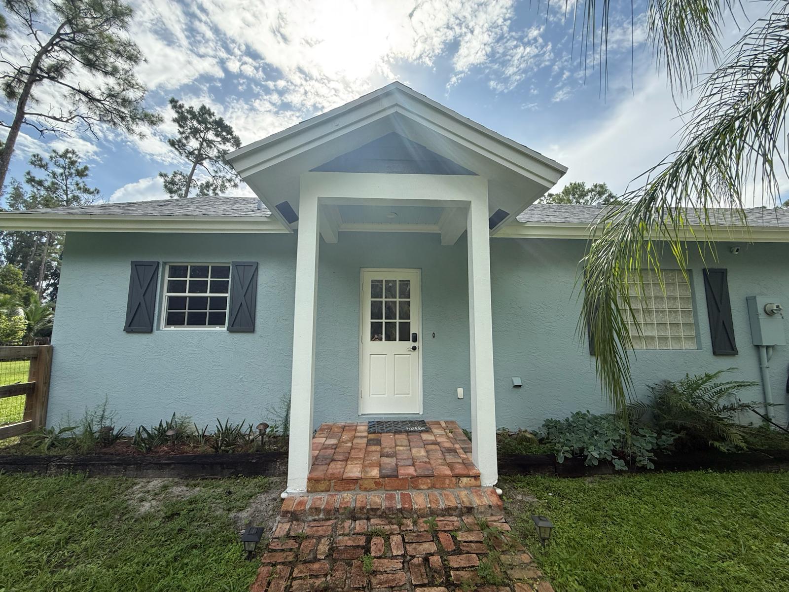 15831 N 44th St Street N, FL 33470