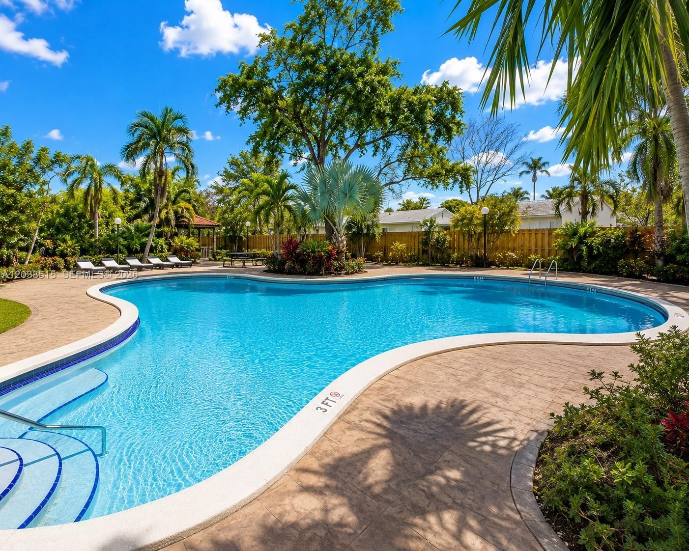 6904 N Kendall Dr # F305, Pinecrest FL 33156