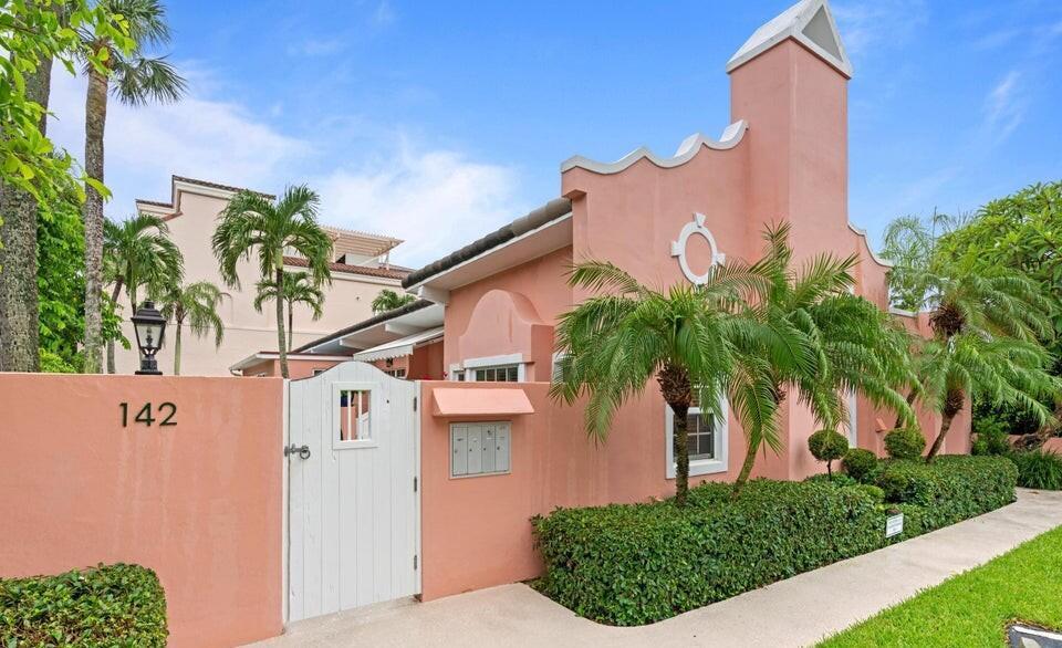 142 Peruvian Avenue # 1020, Palm Beach FL 33480