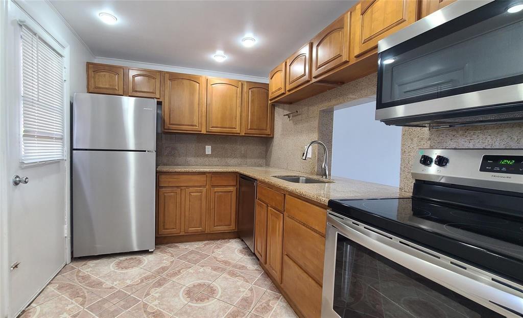 2800 NW 56th Avenue # A304, Lauderhill FL 33313