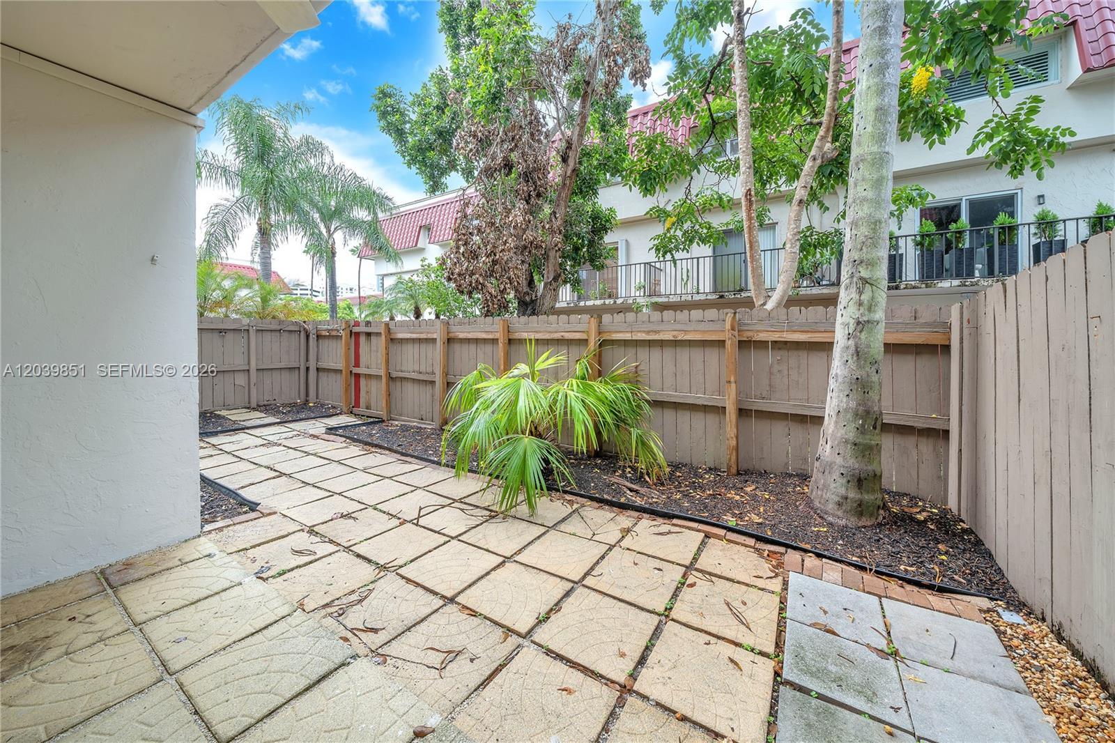 8650 SW 67th Ave # 1010, Pinecrest FL 33156