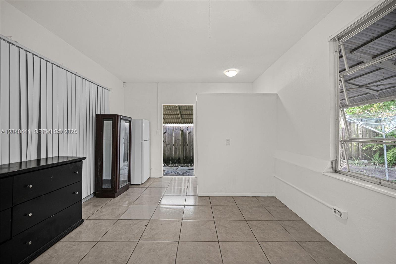 5069 NW 41st Ct, Lauderdale Lakes FL 33319