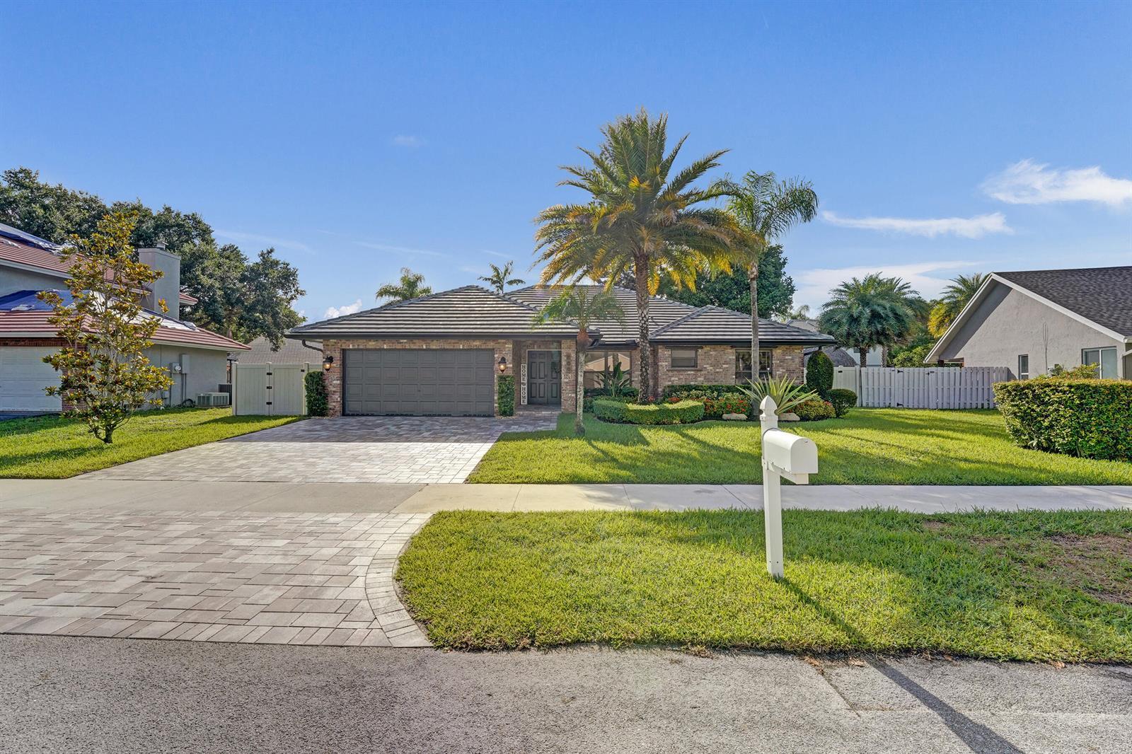 800 Blue Ridge Way, Davie FL 33325
