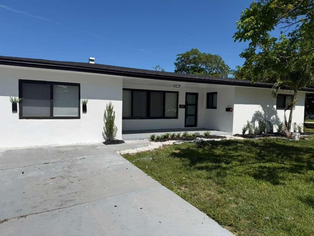160 SE 15th Avenue Unit B, Pompano Beach FL 33060