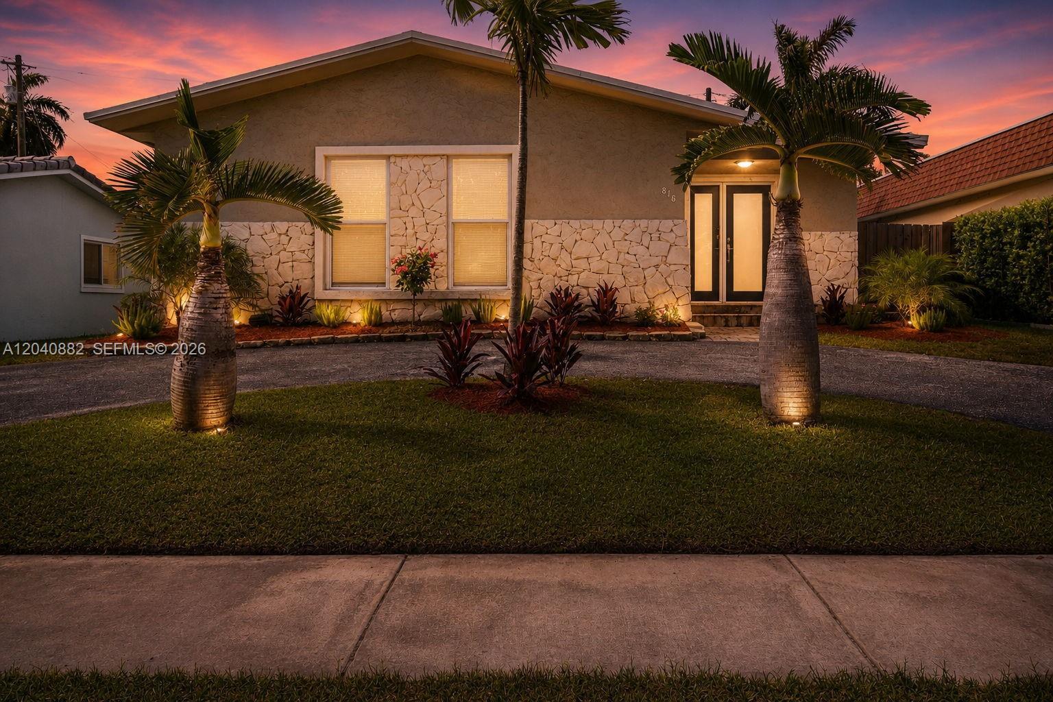 816 Johnson St, Hollywood FL 33019