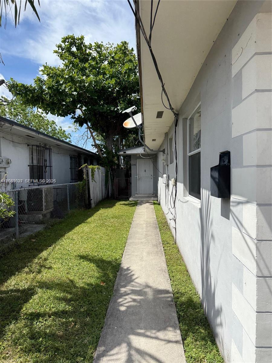 2339 NW 35th St - Efficiency, Miami FL 33142