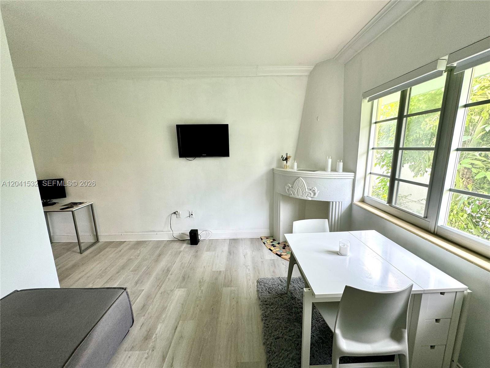 1341 Meridian Ave # 204, Miami Beach FL 33139