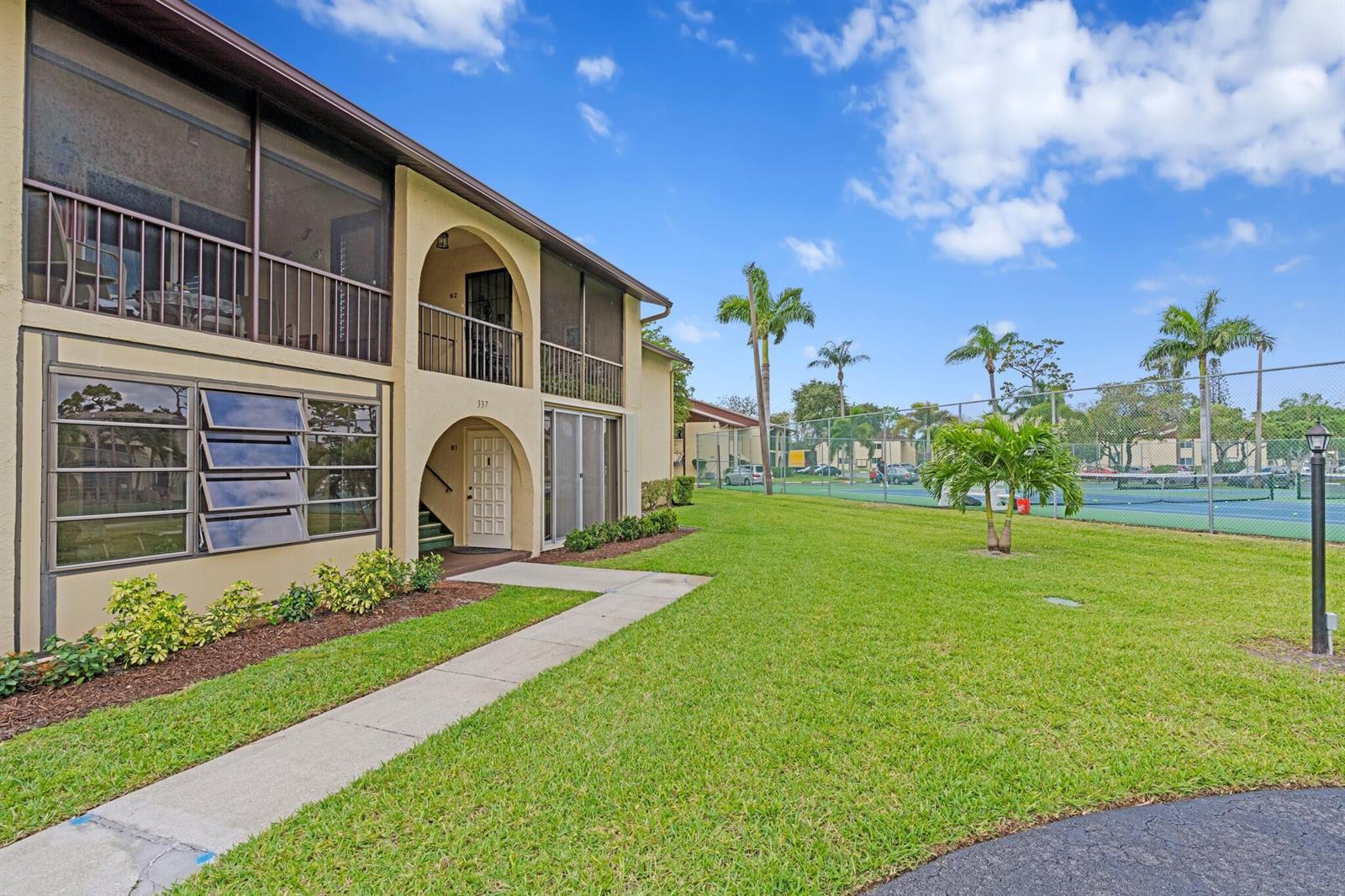 336 Pine Ridge Circle # 1, FL 33463