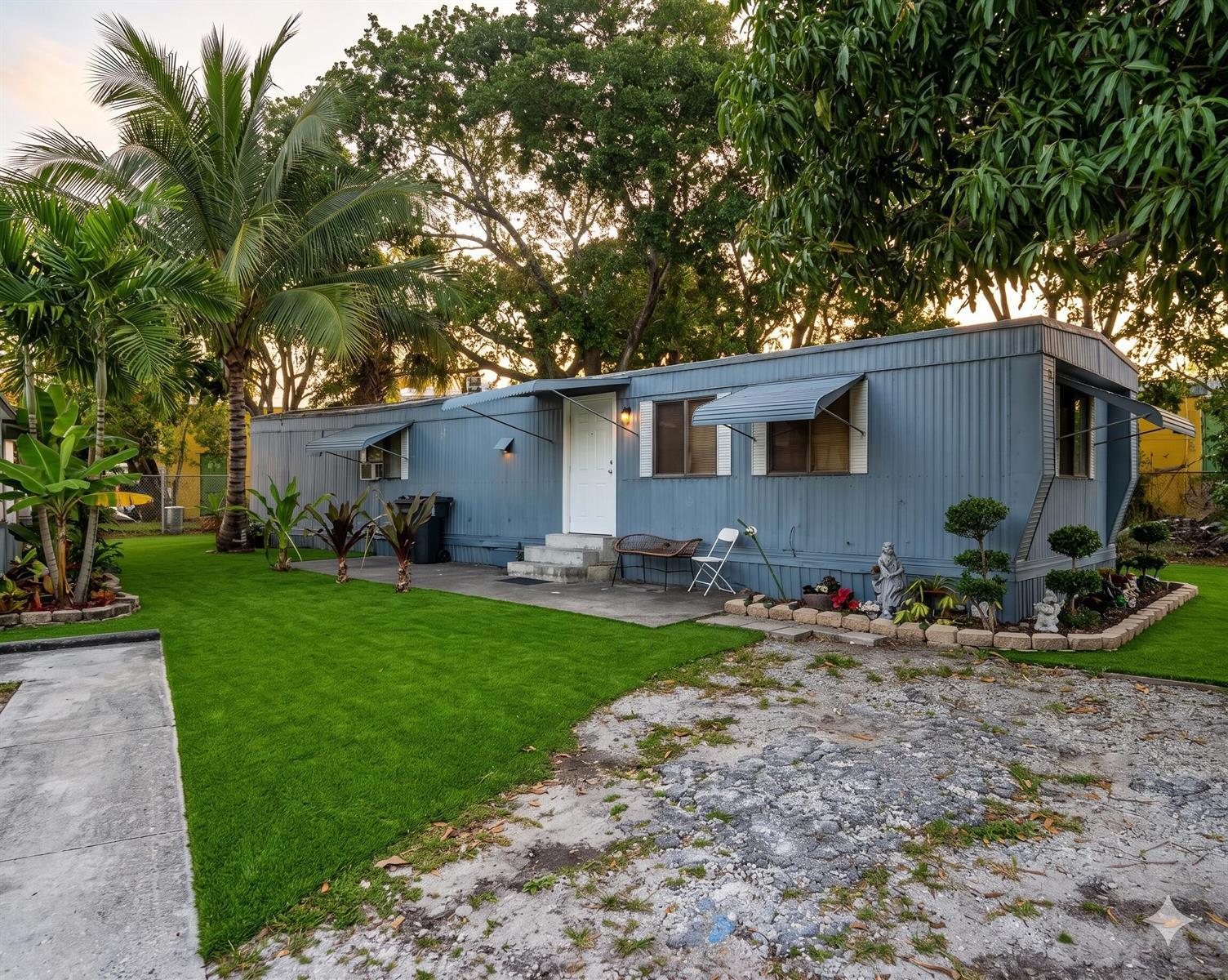 3 Ferne Lane, FL 33467