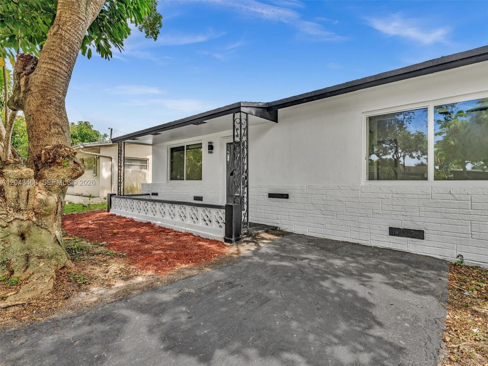 8145 Sunset Strip, Sunrise FL 33322