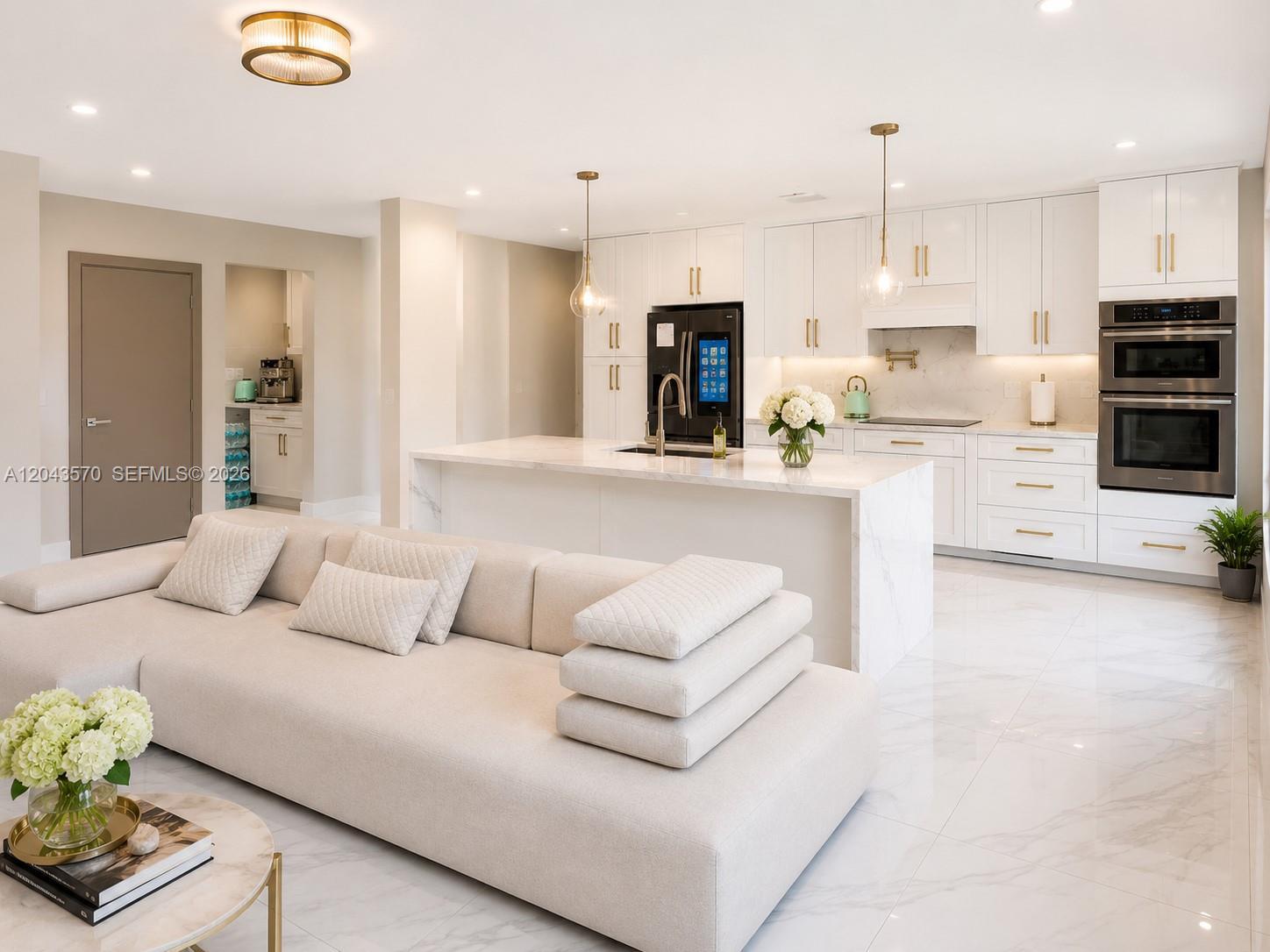 85 Gables Blvd, Weston FL 33326