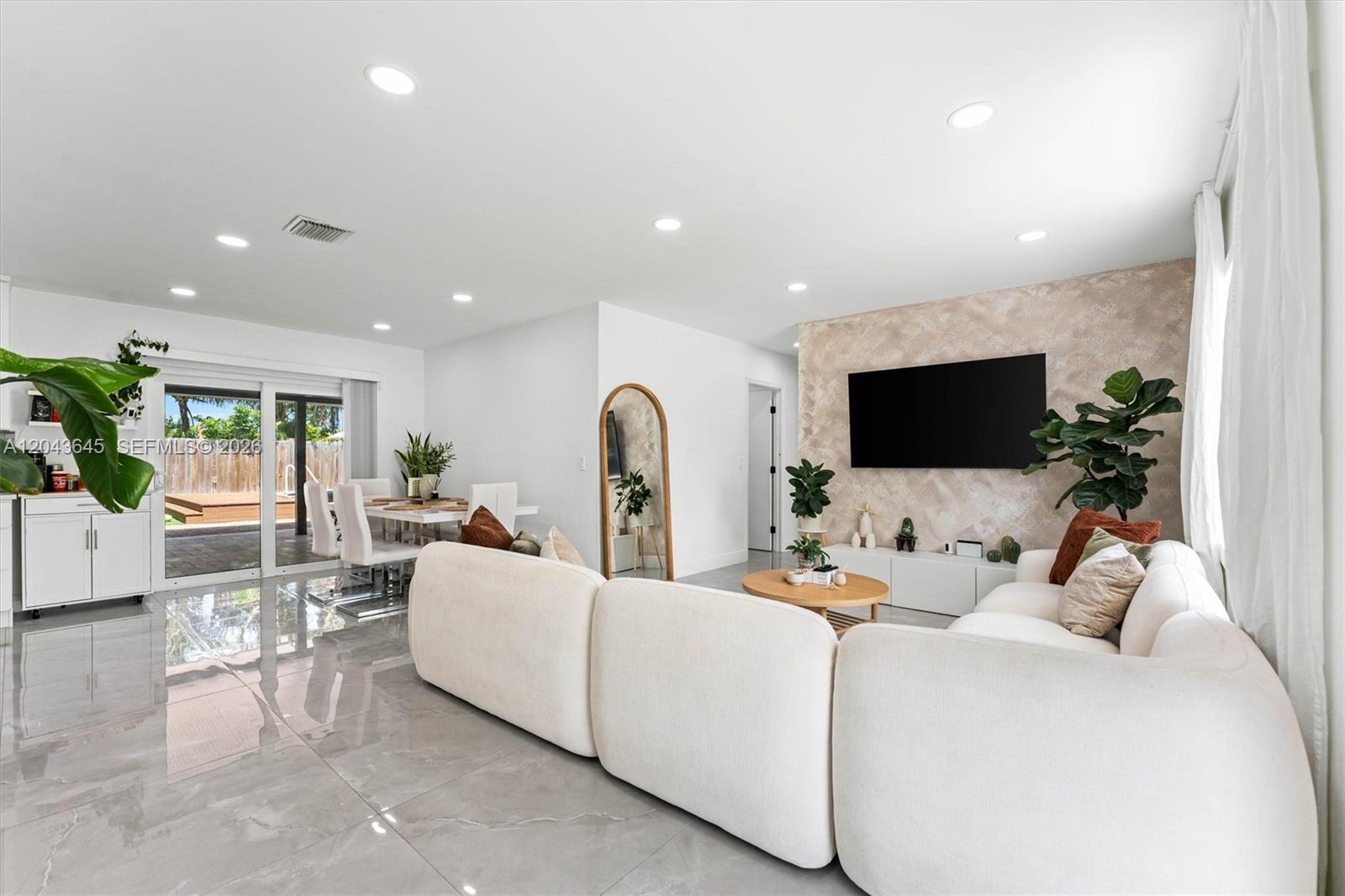 1120 SW 7th Ave, Deerfield Beach FL 33441