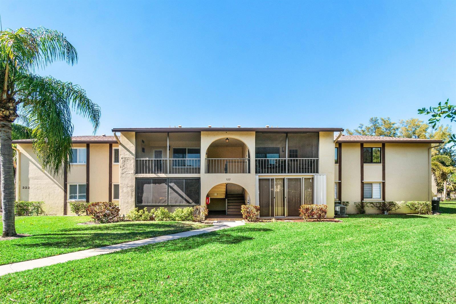 322 Pine Ridge Circle # 2, FL 33463