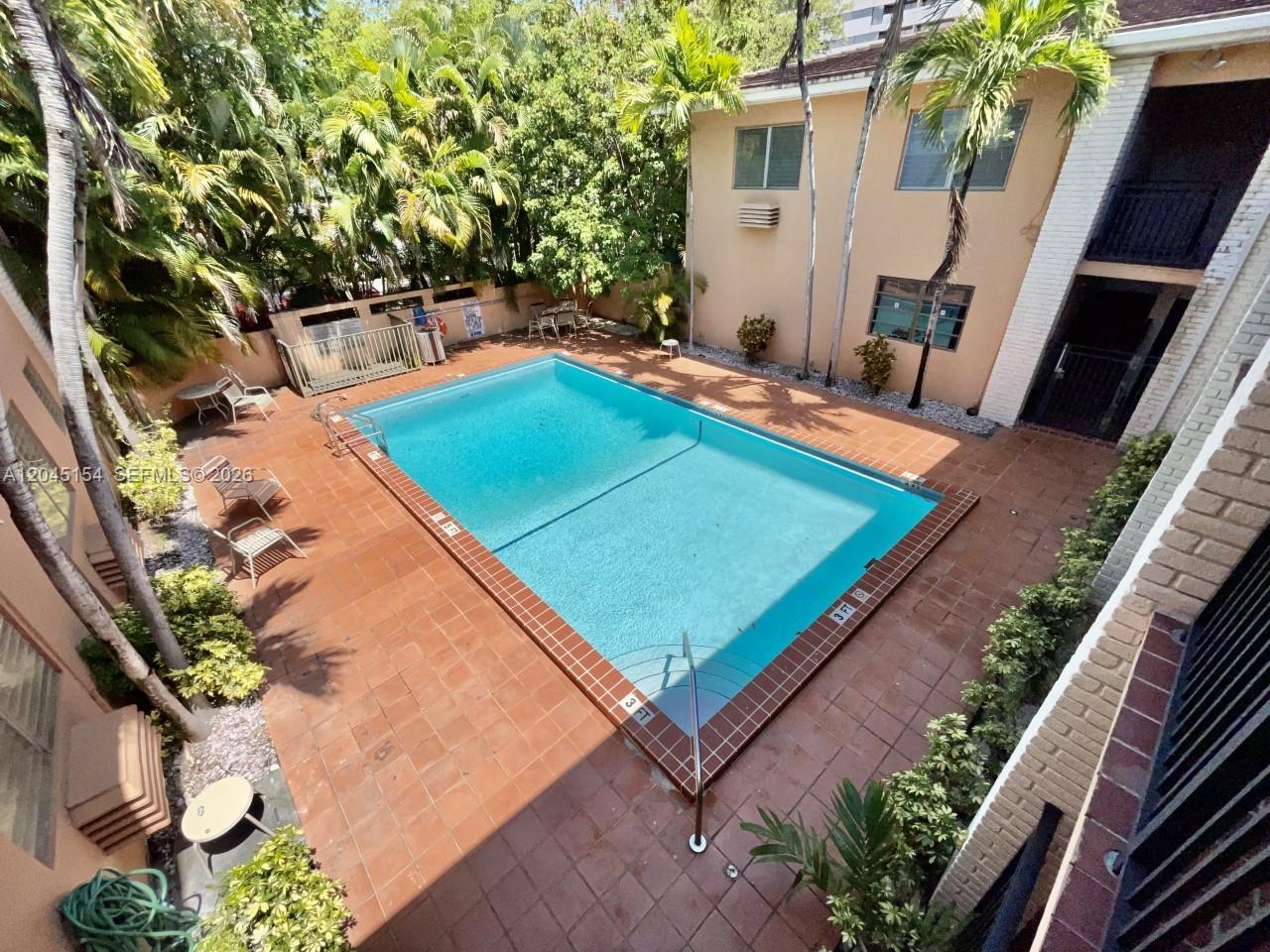 218 Santillane Ave # 11, Coral Gables FL 33134