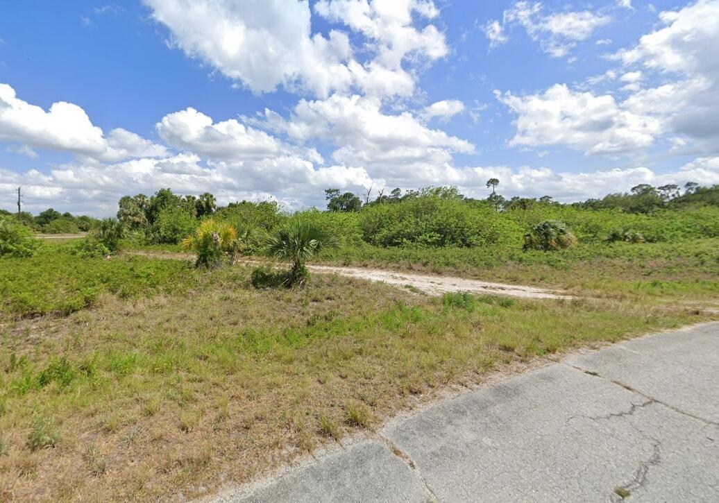 523 Independence Drive, FL 33935