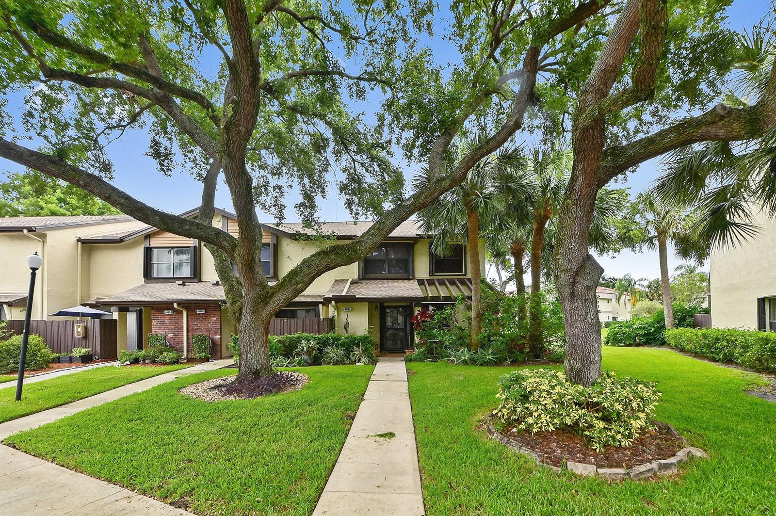 4587 Carambola Circle S # 27218, Coconut Creek FL 33066