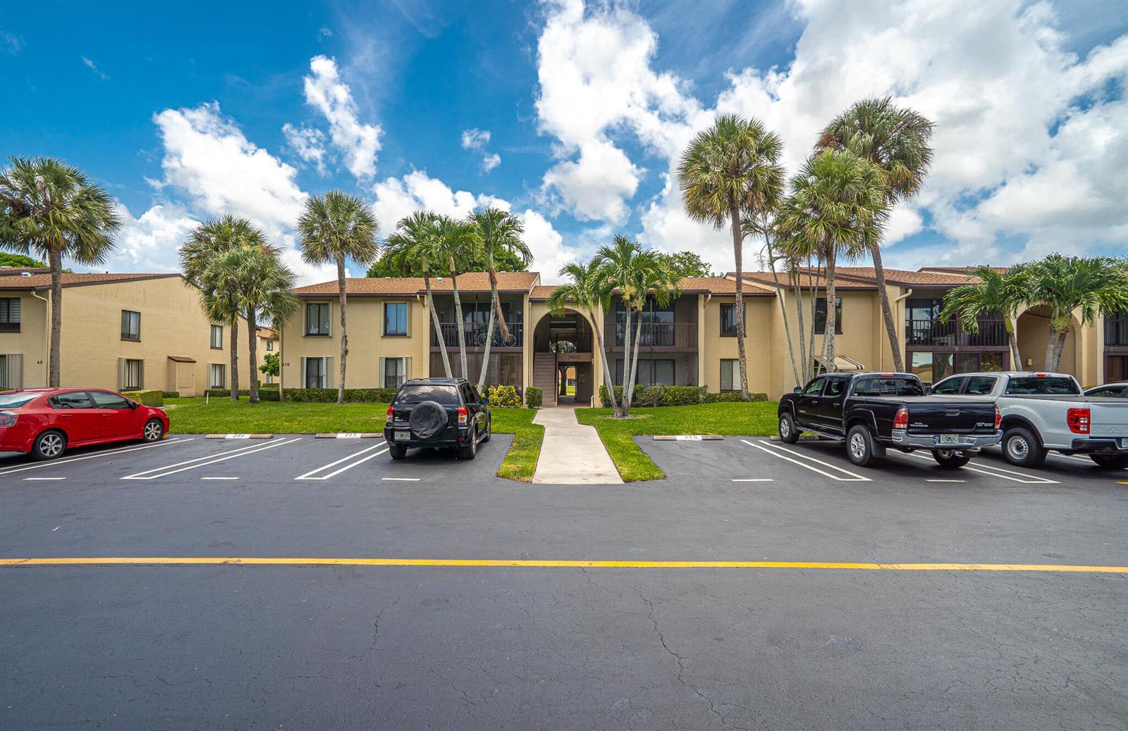 610 Sea Pine Way # H2, FL 33415