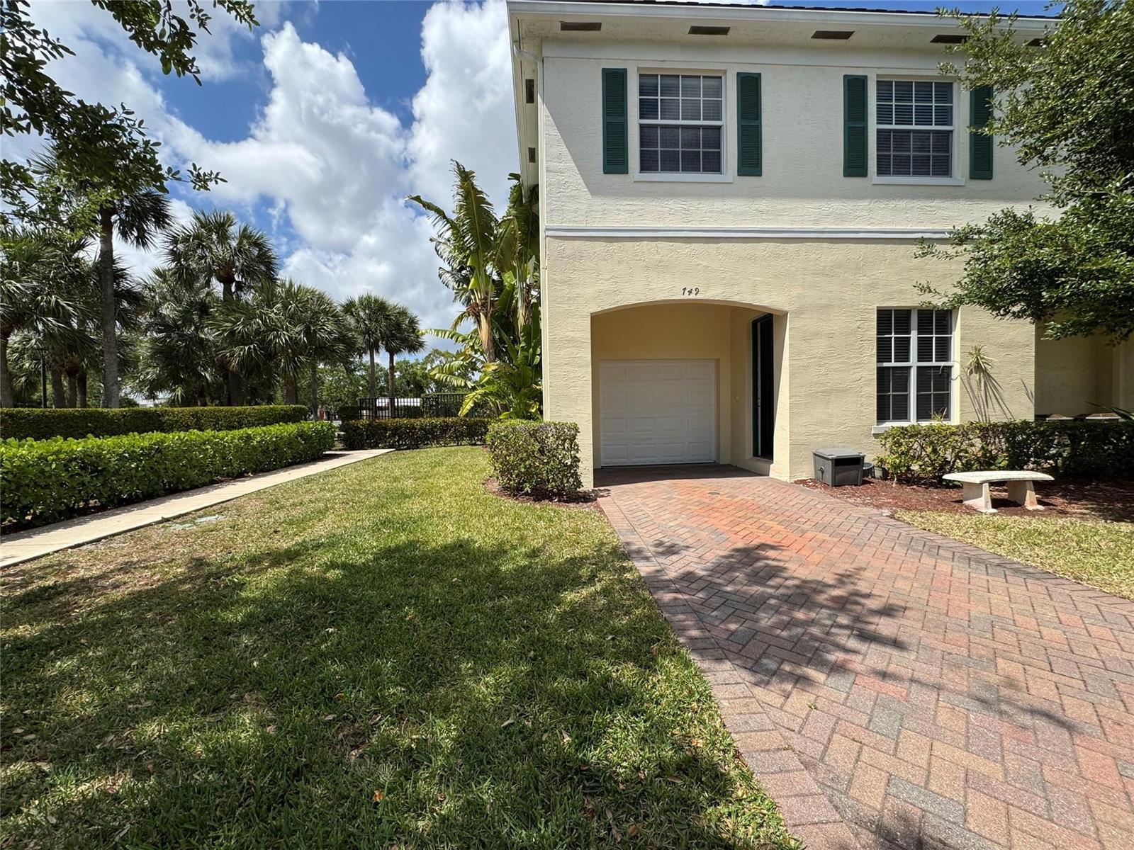 749 SW 3rd Avenue, Pompano Beach FL 33060