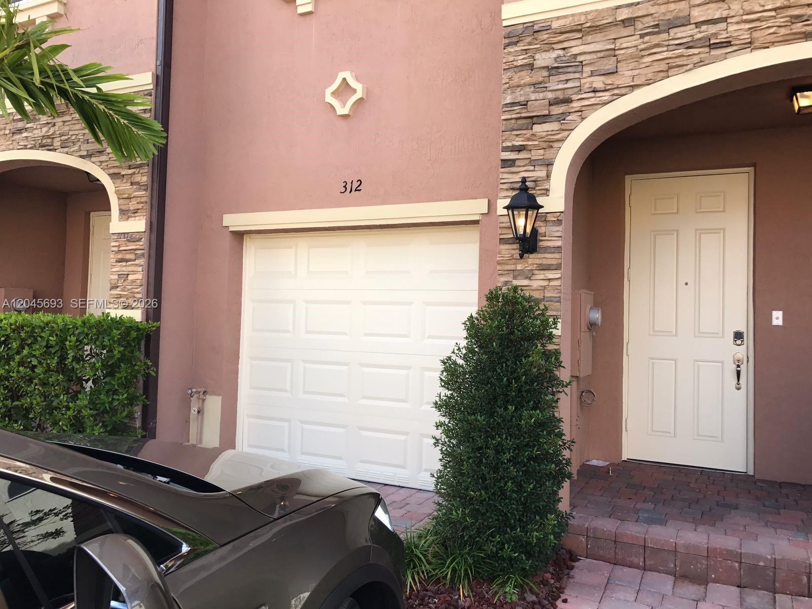 312 SE 37th Ter, Homestead FL 33033