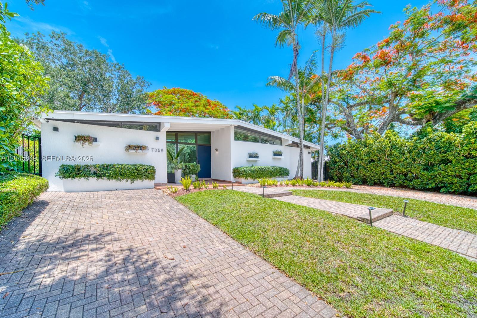 7055 SW 84th Ave, Miami FL 33143