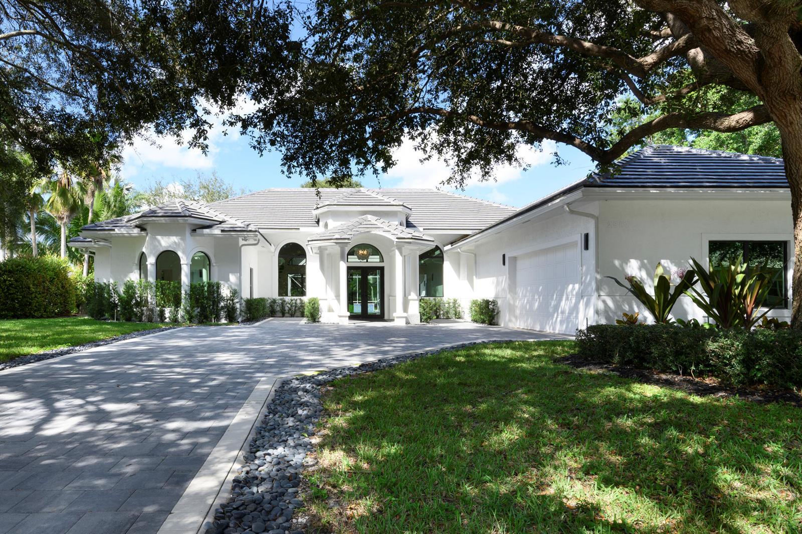 2557 Seminole Circle, West Palm Beach FL 33409