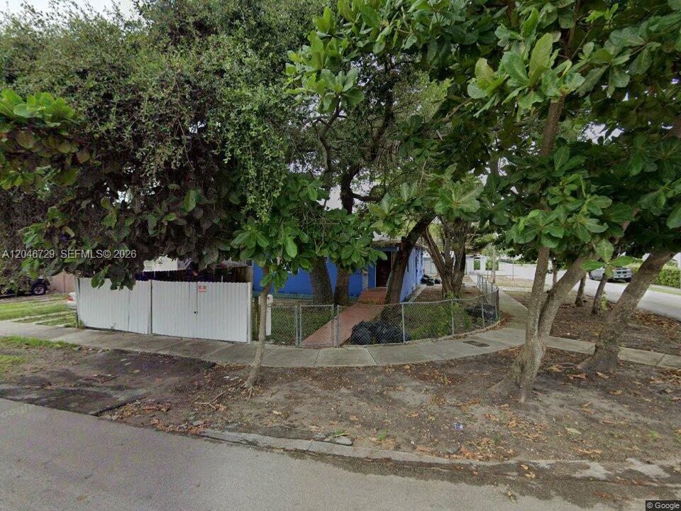 1798 NW 19th St, Miami FL 33125