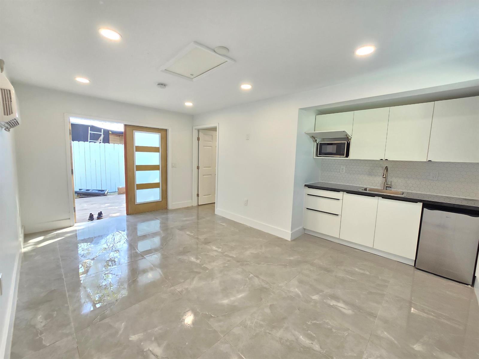 4648 SW 24th Avenue Unit 2, Dania Beach FL 33312