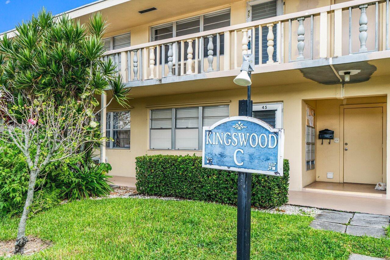 52 Kingswood C, West Palm Beach FL 33417