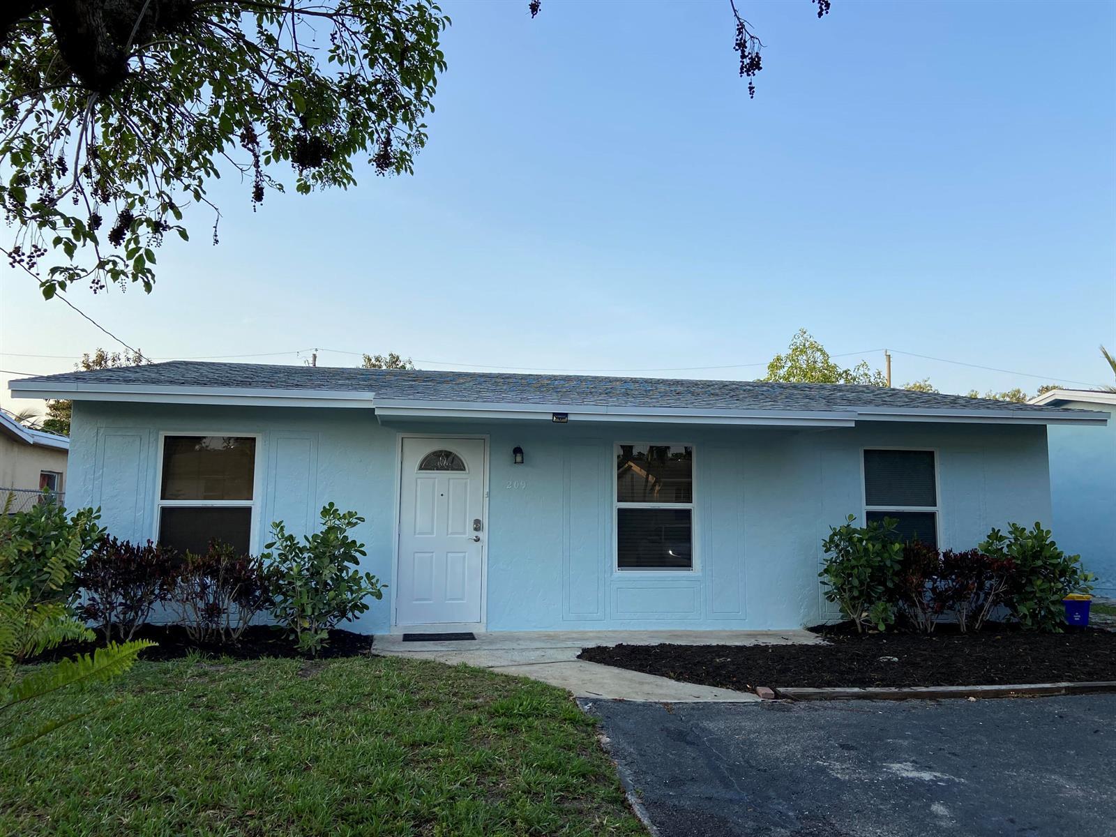 209 Coventry Street, Boca Raton FL 33487