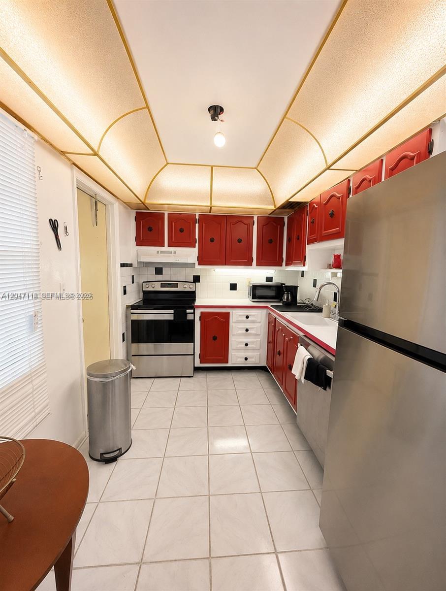 4140 NW 44th Ave # 305, Lauderdale Lakes FL 33319
