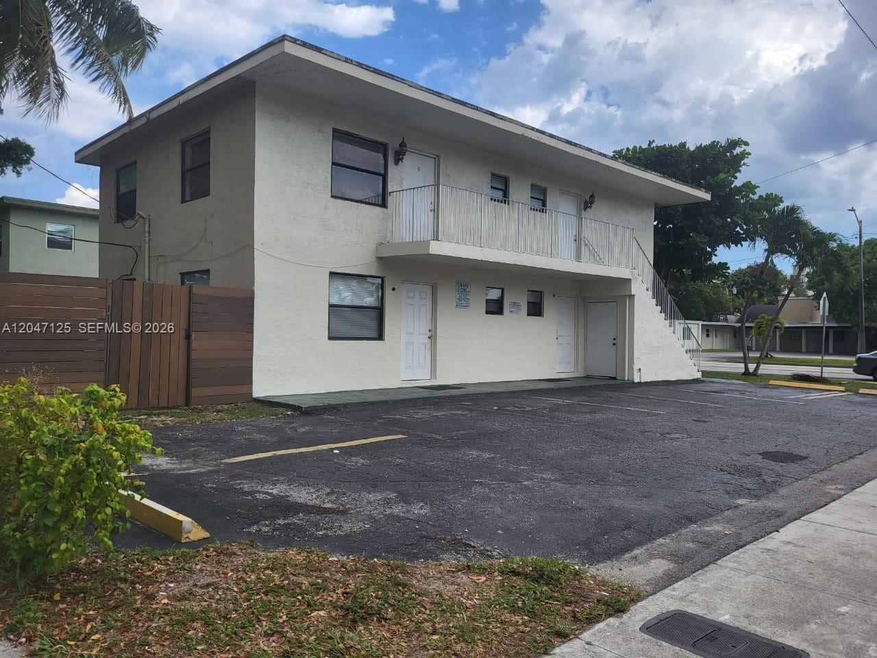 15 NE 13th St # B, Fort Lauderdale FL 33304
