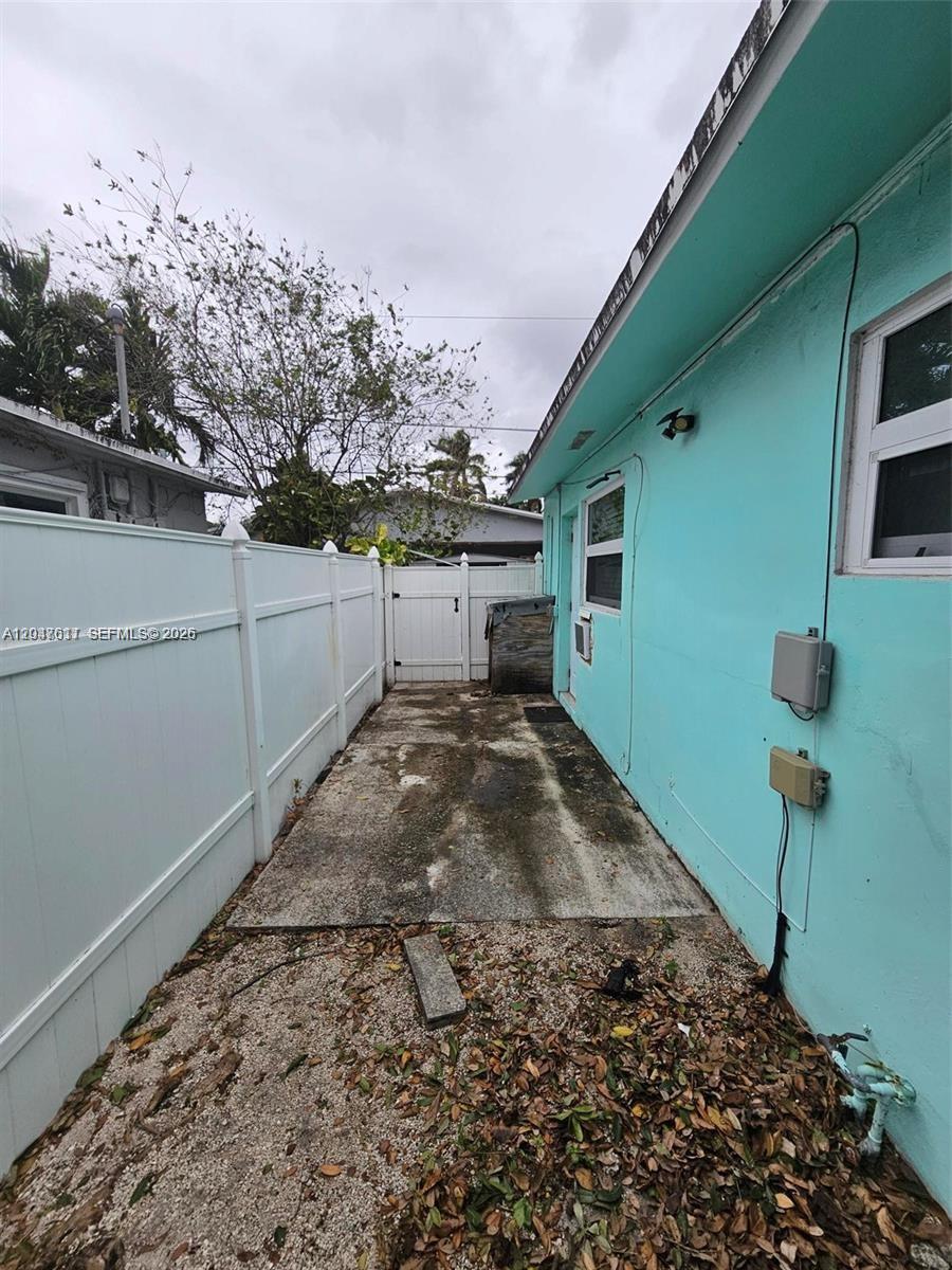 915 SW 16th St # 2, Fort Lauderdale FL 33315