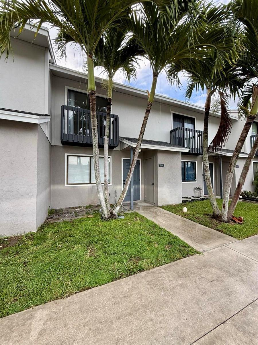 3104 Poolside Drive, FL 33463
