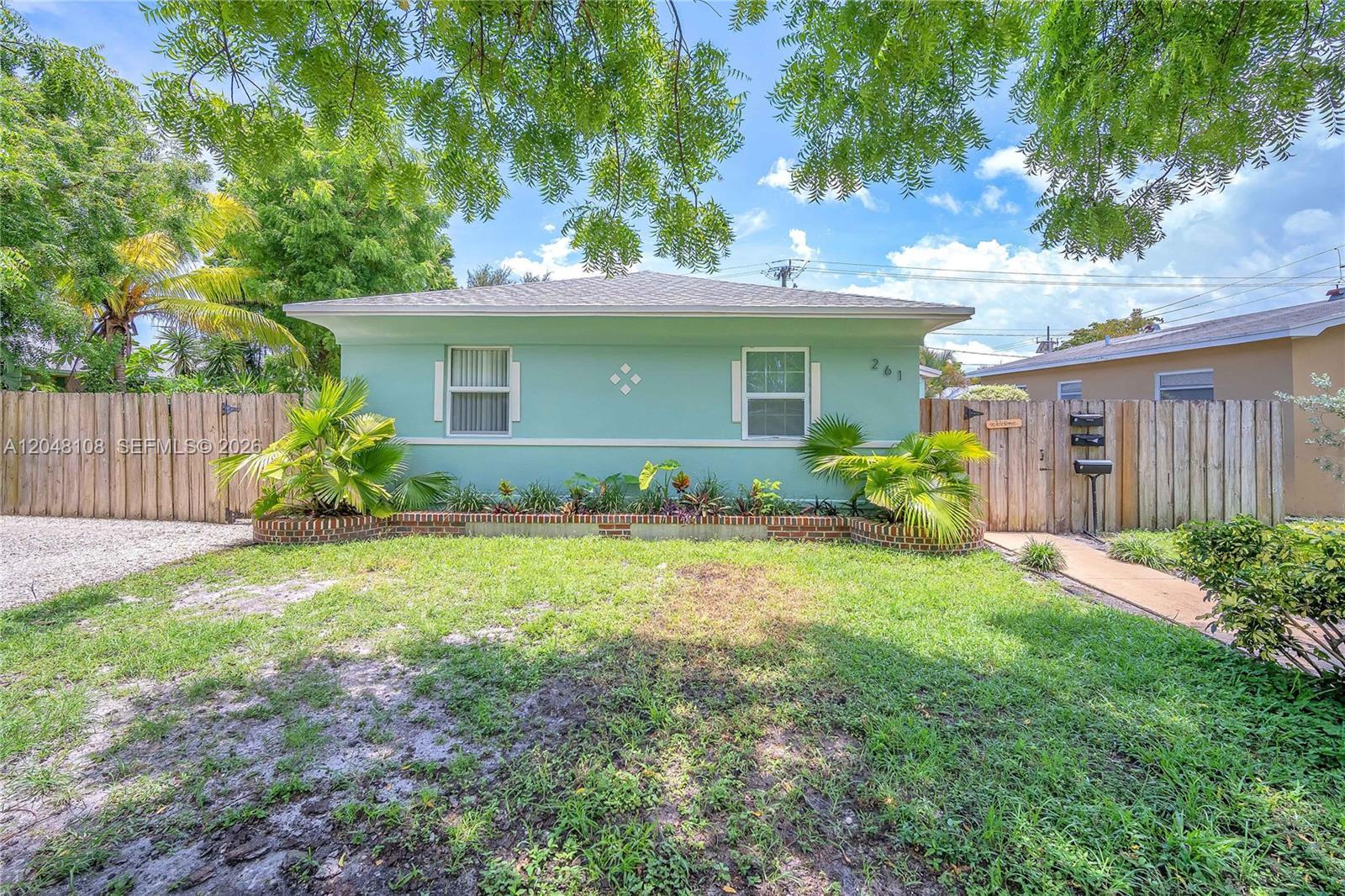261 SW 15th St # 2, Dania Beach FL 33004