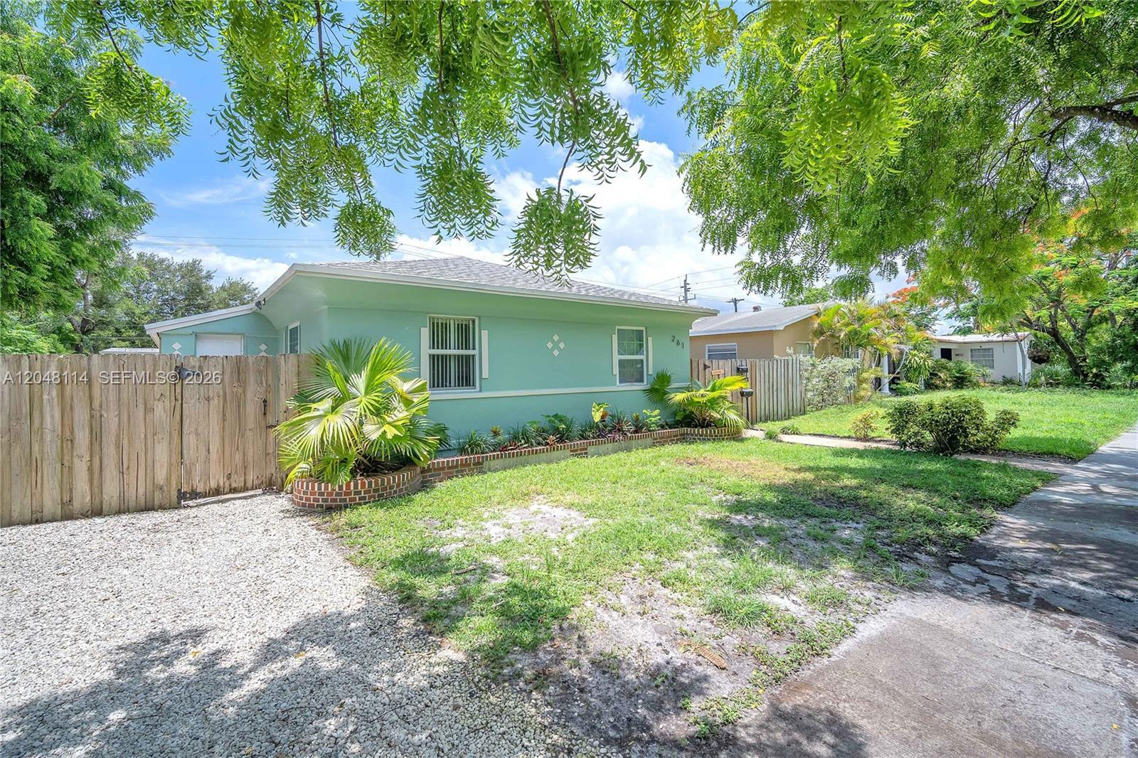 261 SW 15th St # 3, Dania Beach FL 33004