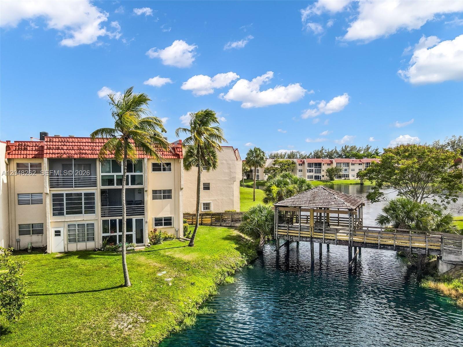 2851 E Sunrise Lakes Dr # 106, Sunrise FL 33322