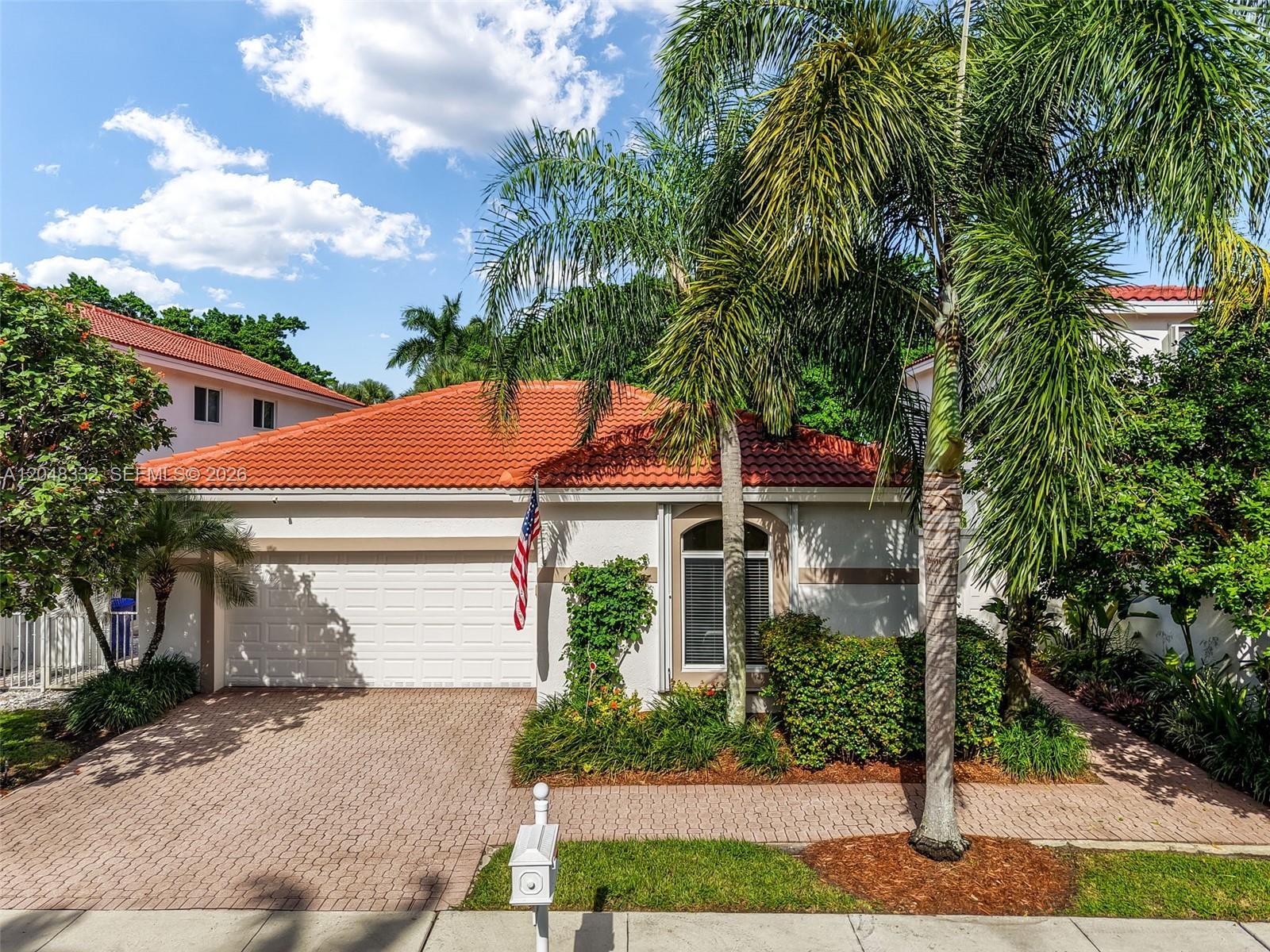 1221 E Bel Aire Dr E, Pembroke Pines FL 33027