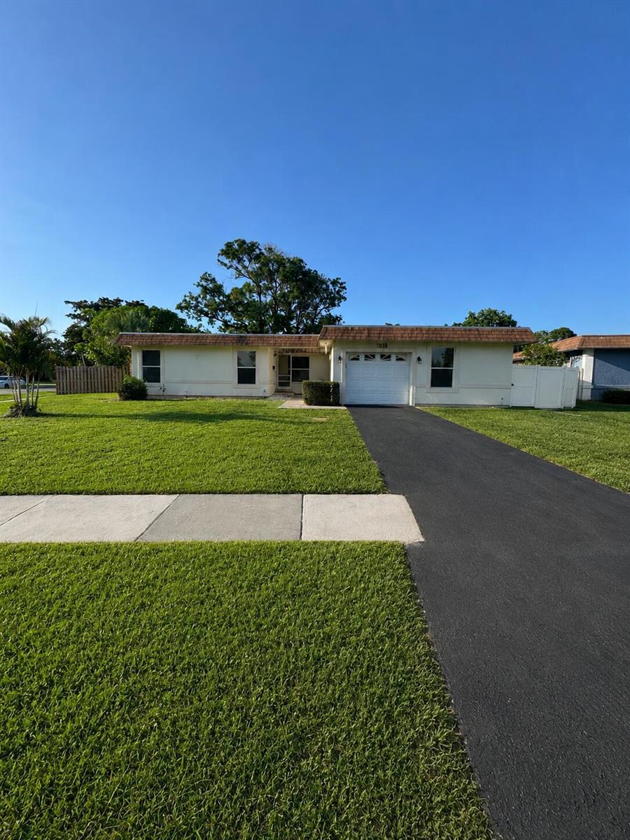 7816 NW 70th Terrace, Tamarac FL 33321