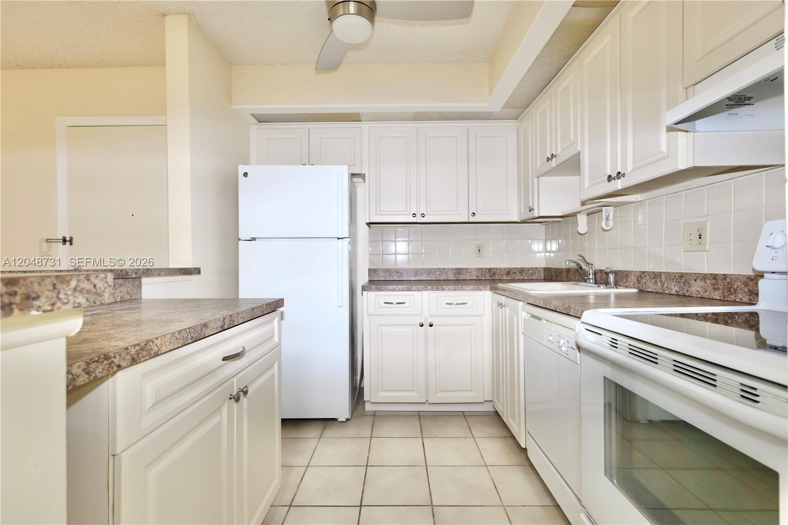 9448 S Belfort Cir # 116, Tamarac FL 33321