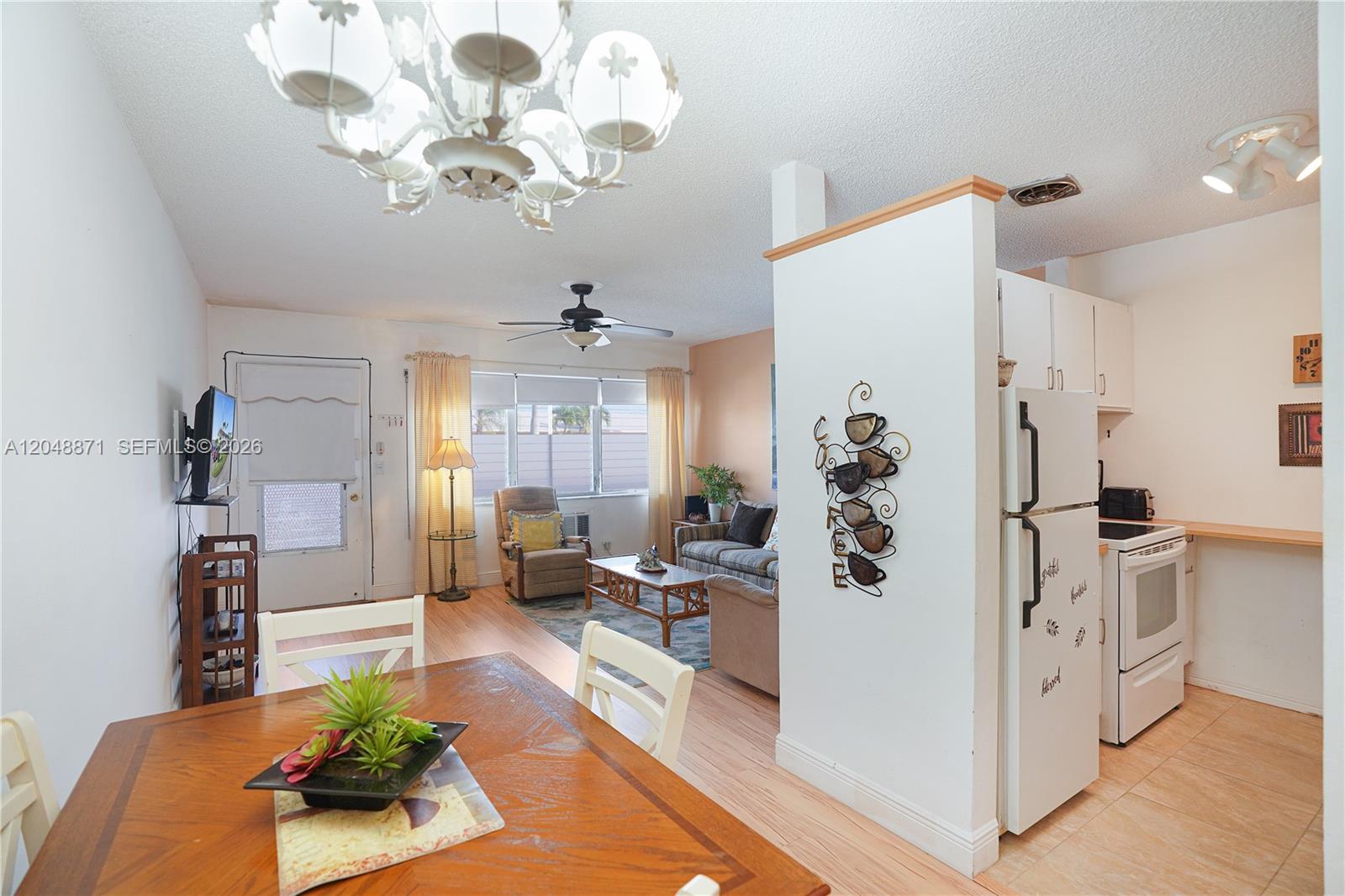 820 SW 11th Ave # 18B, Hallandale Beach FL 33009