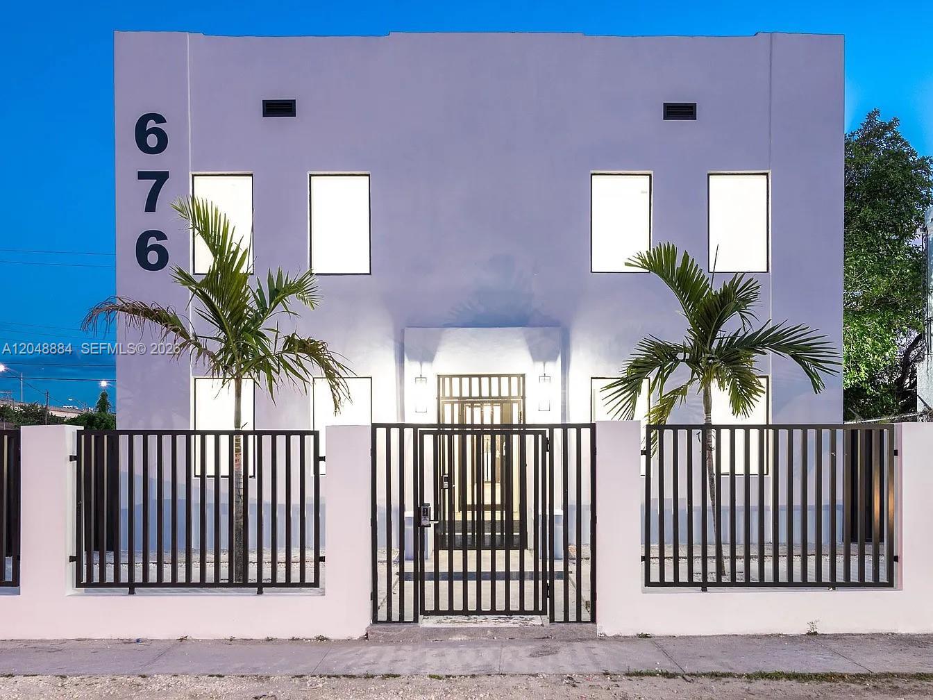 676 NW 47th St # 7, Miami FL 33127