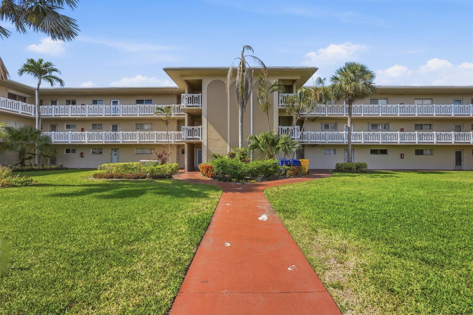 2606 Garden Drive S # 305, Lake Worth FL 33461