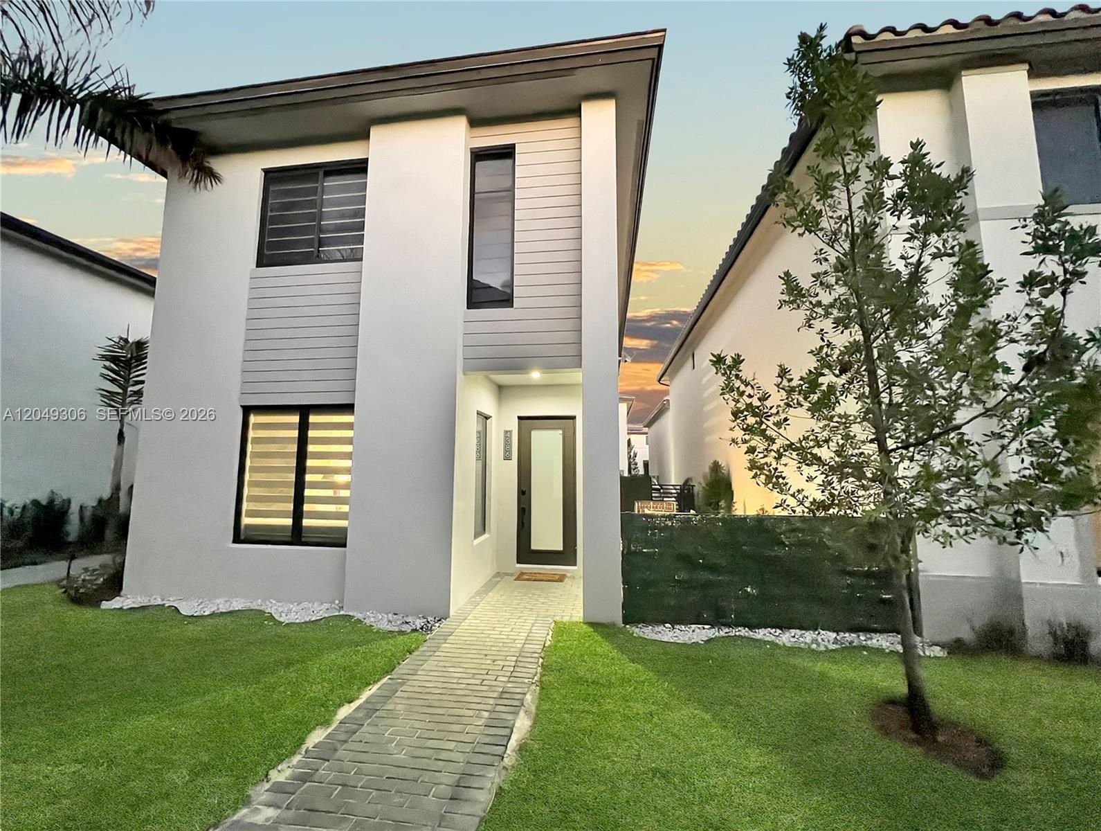 4386 NW 80th Ct, Doral FL 33166