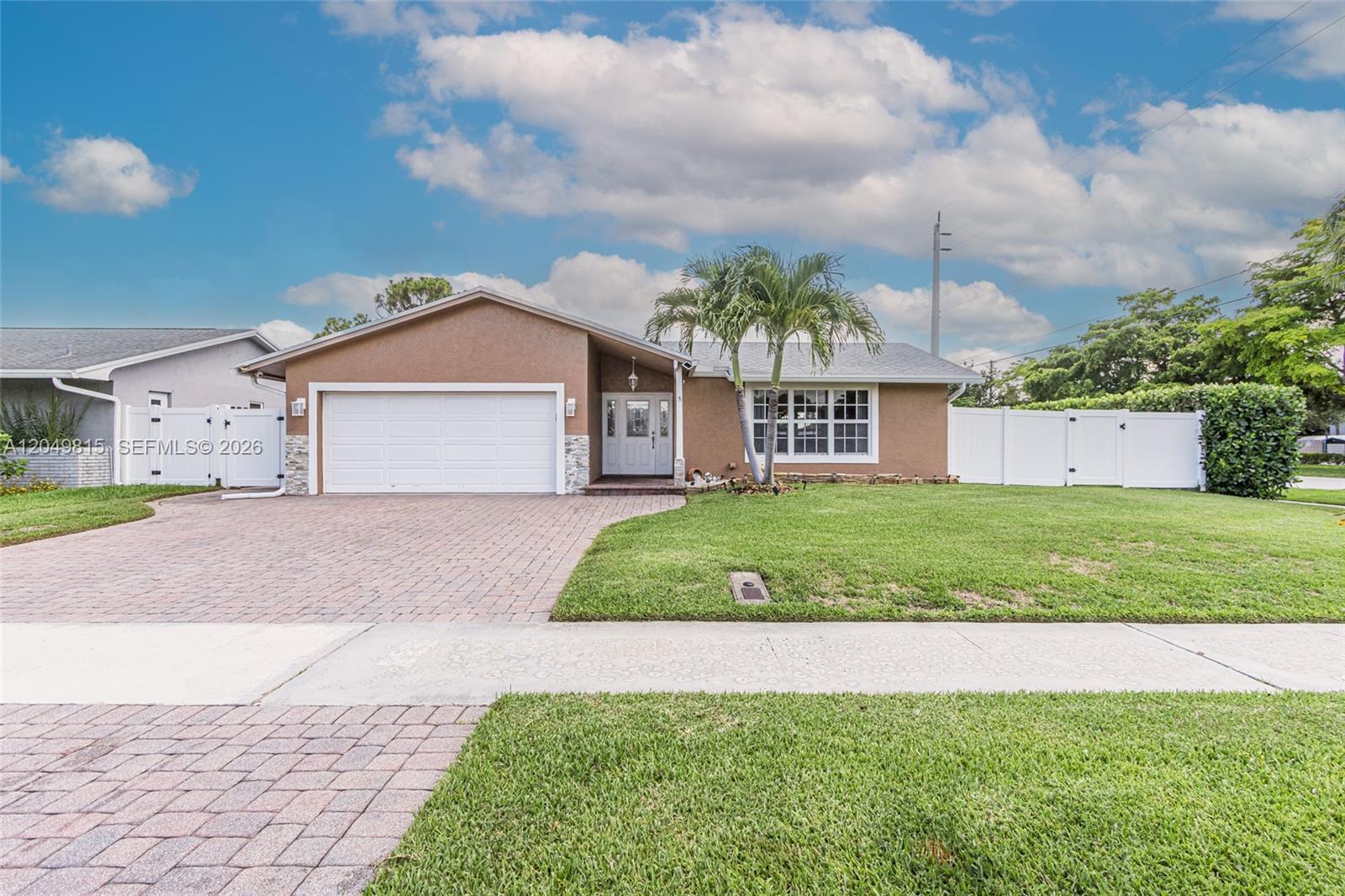2403 SW 12th Ct, Deerfield Beach FL 33442