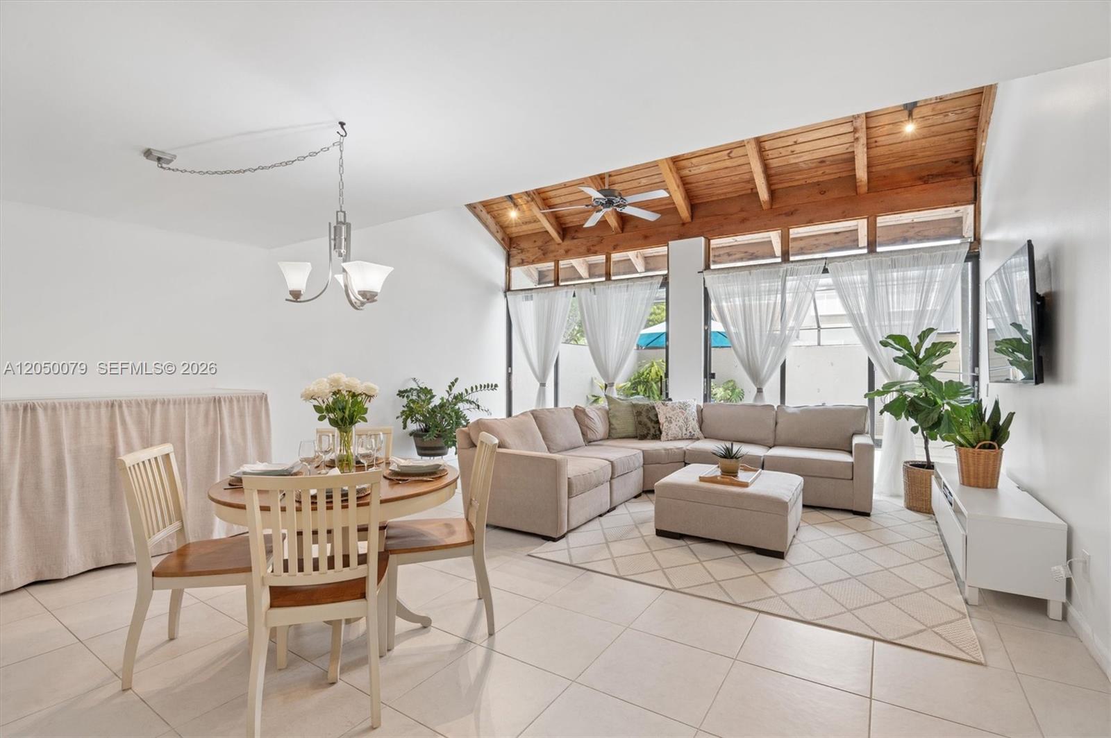 11213 NW 14th Ct, Pembroke Pines FL 33026