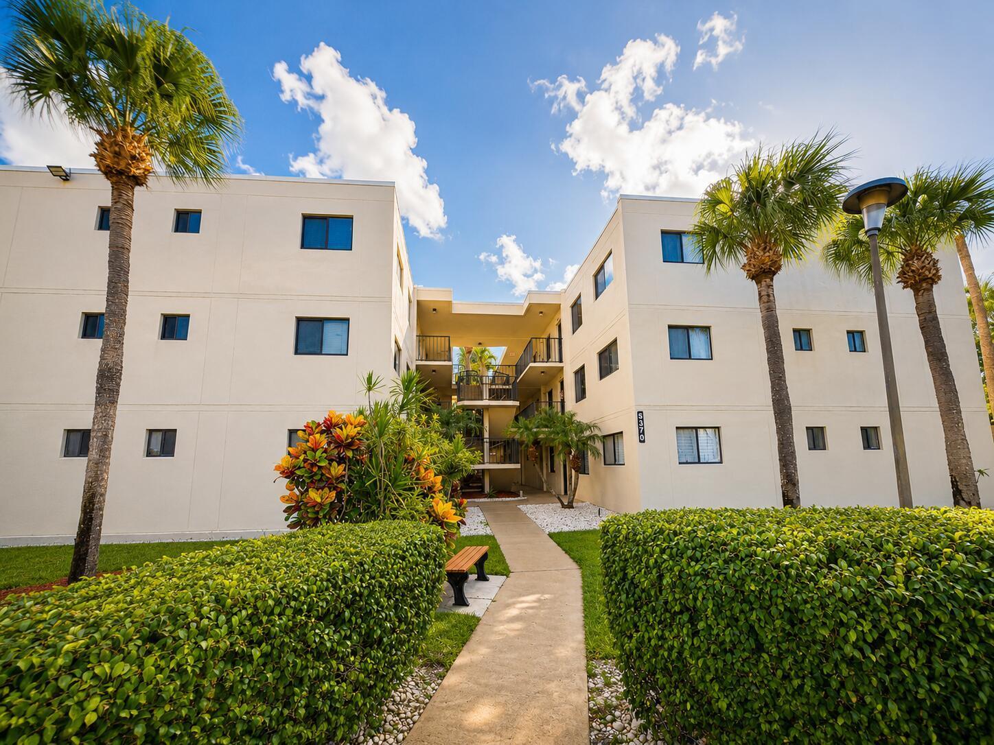 5370 Las Verdes Circle # 304, Delray Beach FL 33484