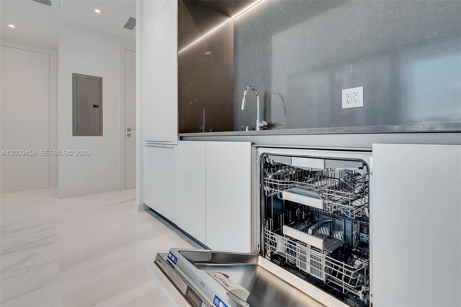 300 Biscayne Boulevard Way # 3008W, Miami FL 33131