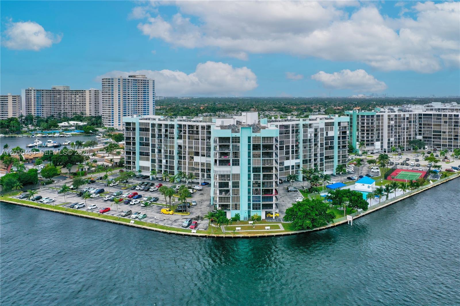 200 E Leslie Dr # 722, Hallandale Beach FL 33009