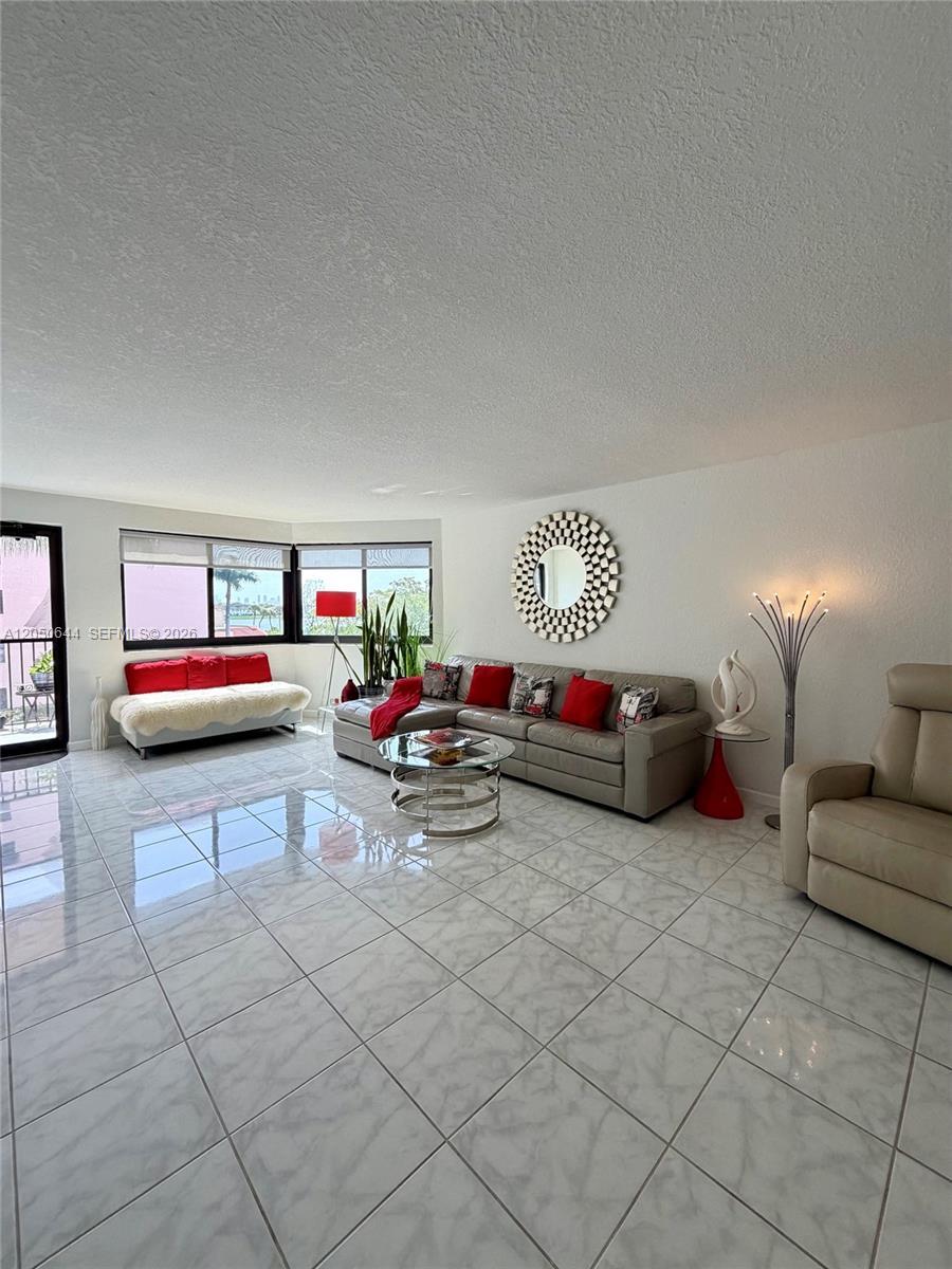20850 San Simeon Way # 5, Miami FL 33179
